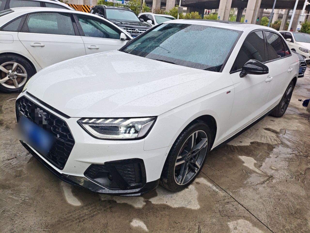 Под передней частью автомобиля