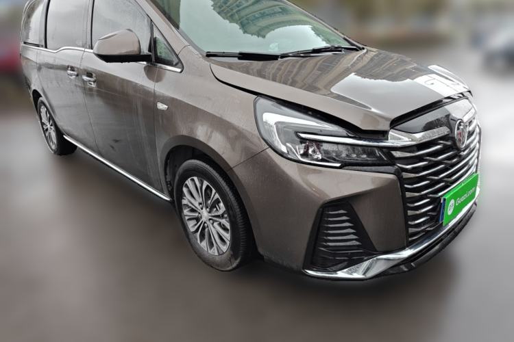 Used Buick GL8 2023 Facelifted Land Cruiser Executive Luxury Version