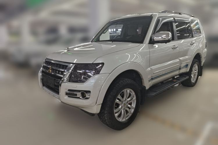 Used Mitsubishi Pajero Pajero (Imported) 3.8L, 5-door, 7-seater, Automatic Transmission, Sunroof Version