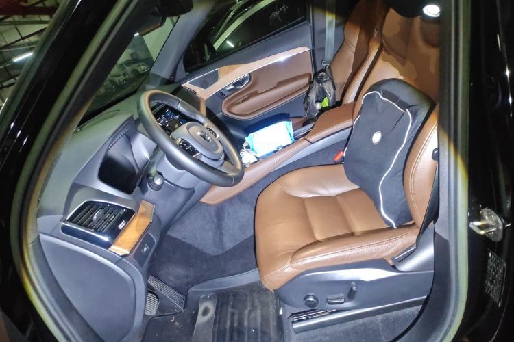 Used Volvo XC90 2023 B6 Zhiyi Luxury Edition 7-Seater
