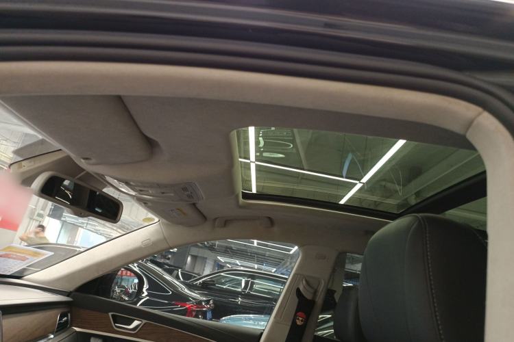 Used Hongqi HS7 2022 2.0T DCT Two-Wheel Drive Smart Connect Flagship Edition 7 Seats Headliner