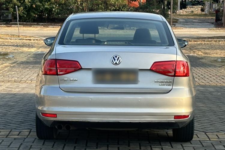 Used Volkswagen Sagitar 2017 230TSI Automatic Comfort Version
