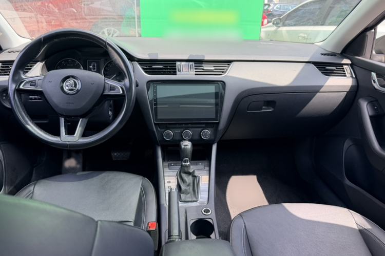 Used Skoda Octavia 2017 TSI280 DSG Smart Drive Edition Interior 4