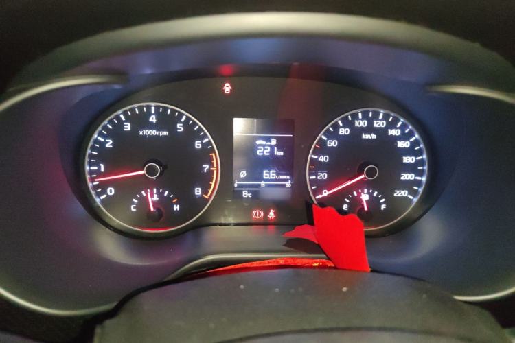 Used Kia KX Cross 2017 1.4L MT GLS
