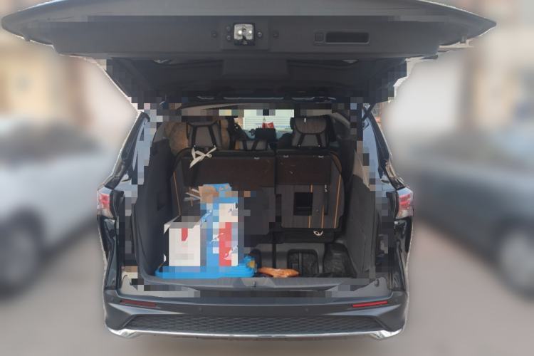 Used Toyota Granvia 2023 2.5L Hybrid Comfort Edition Trunk