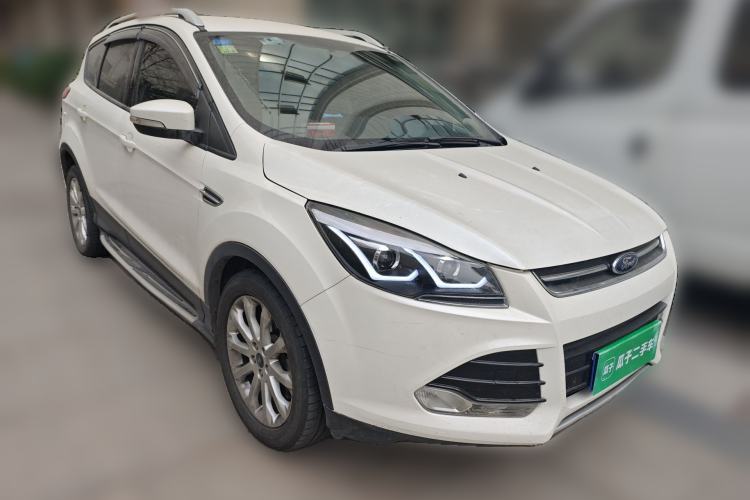 Used Ford Kuga 2013 1.6L GTDi Two-Wheel-Drive Comfort Model Front Right 45 Deg