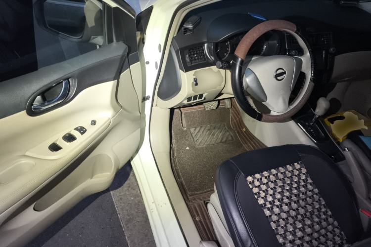 Used Nissan Tiida 2014 1.6L CVT Smart Model Driver Seat