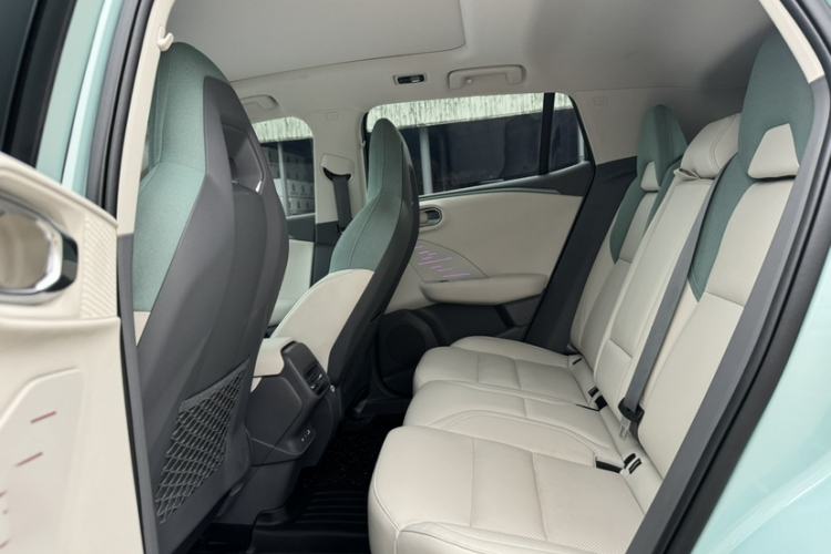 Used Lynk & Co 06 EM-P 2023 EM-P 126 Long-Range Halo Interior 4