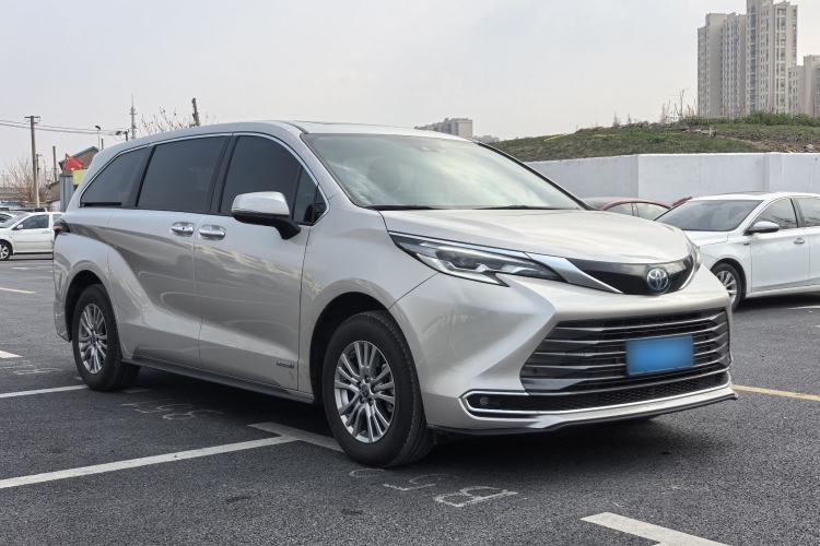 Used Toyota Sienna 2021 2.5L Hybrid Premium Edition