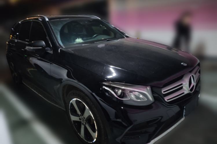 Used Mercedes-Benz GLC 2019 Facelift GLC 260 L 4MATIC Luxury Model Front Right 45 Deg