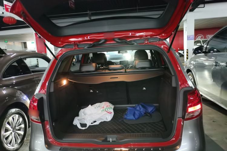 Used Mercedes-Benz B-Class 2015 B 200 Sport Edition Trunk