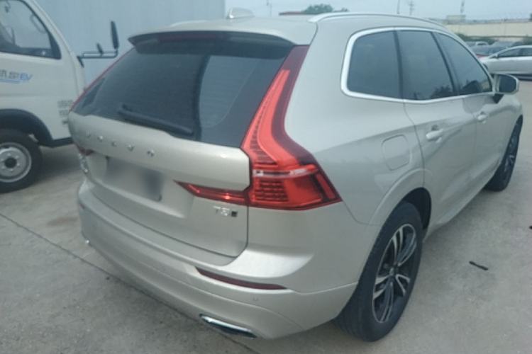 Used Volvo XC60 2018 T5 4x4 Smart Edition Rear Right 45 Deg