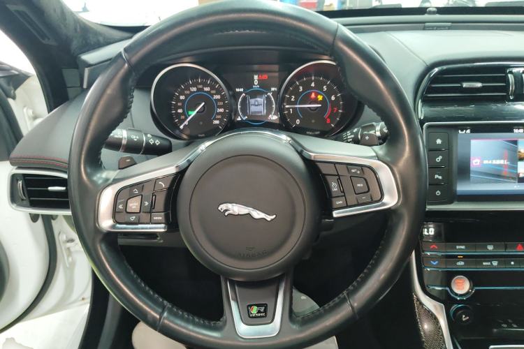 Used Jaguar XE 2015 2.0T 200 PS R-Sport