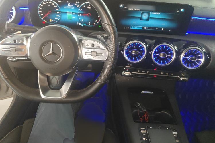 Used Mercedes-Benz A-Class 2022 Revised Version A 200 L Sport Sedan Fashionable Style