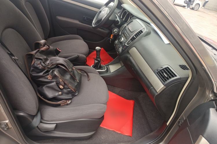 Used Nissan Sylphy 2016 Classic 1.6XE Manual Leading Edition Right Front Seat