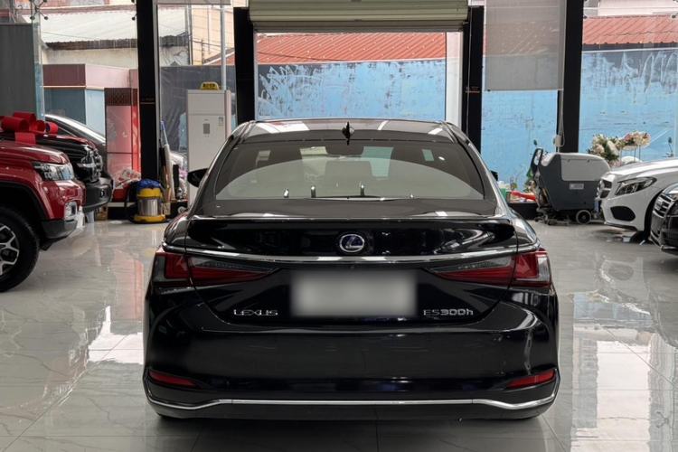Used Lexus ES 2018 300h Premier Edition China V Standard Exterior 11