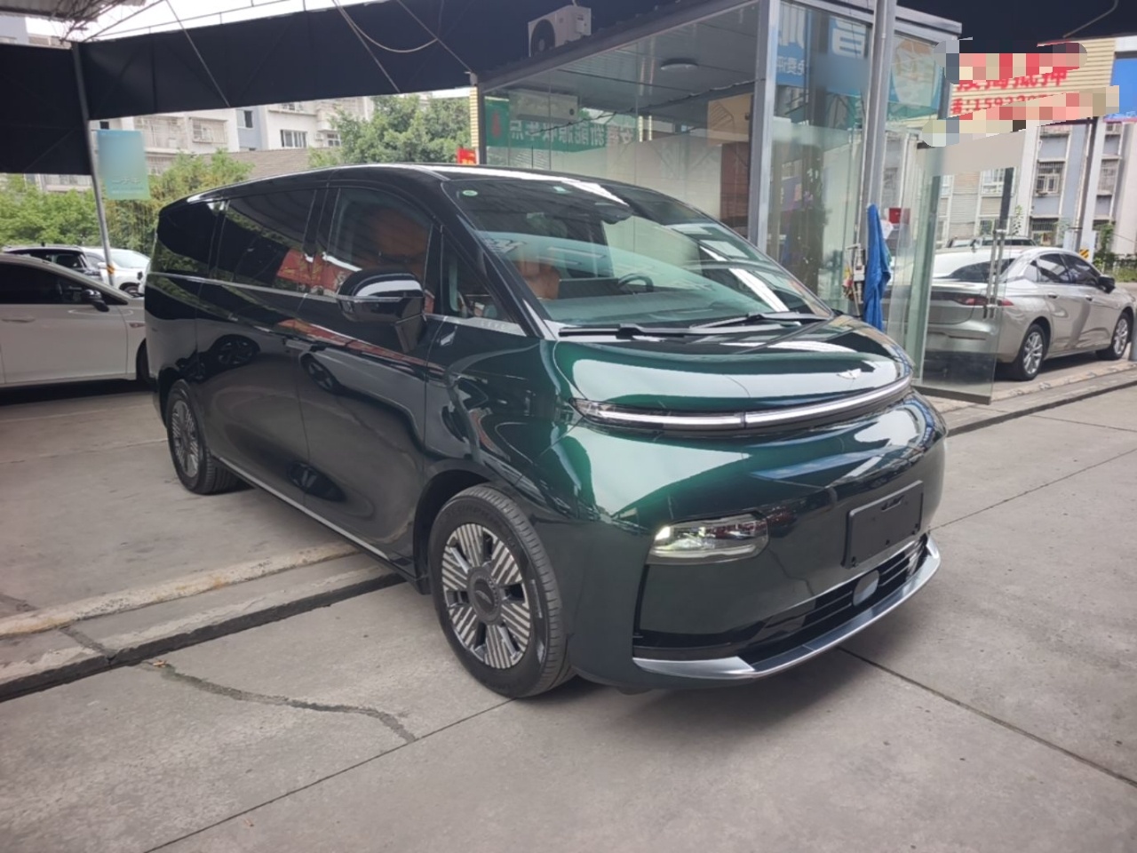 Geely Galaxy LEVC L380 2024 140-Degree 6-Seater All-Wheel-Drive Ultra — снимка 3