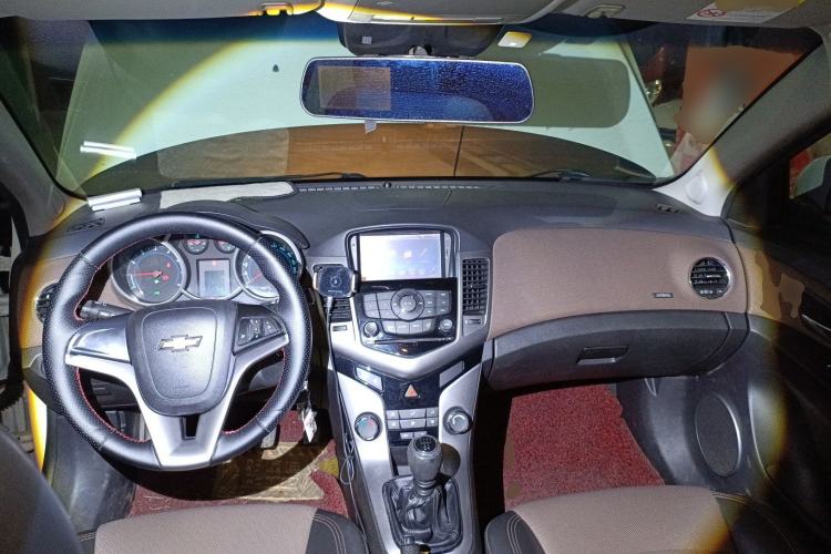 Used Chevrolet Cruze 2013 Hatchback 1.6L Manual Luxury Model
