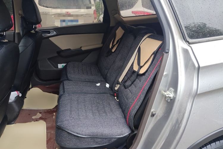 Used Baojun 310W 2017 1.5L Manual Comfort Version China VI Emission Standard Left Rear Seat