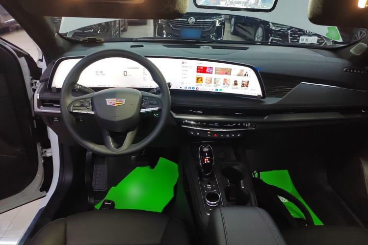 Used Cadillac XT4 2024 28T Two-Wheel-Drive Prestige Version
