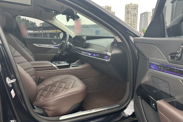 Used BMW 7 Series 2023 735Li M Sport Package Interior 6