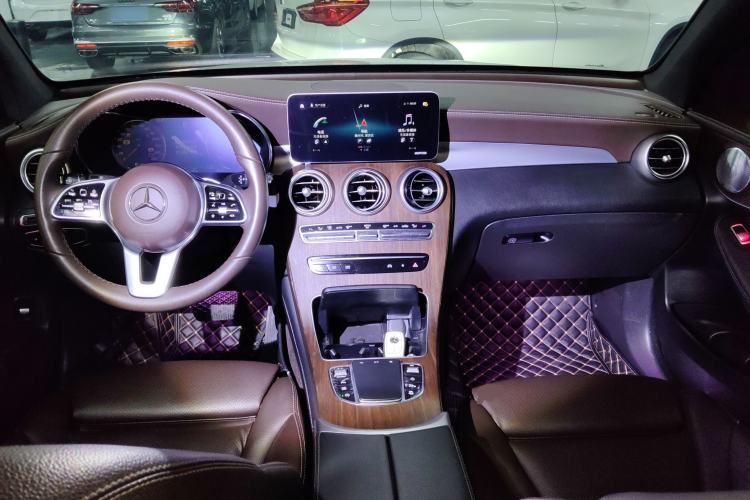 Used Mercedes-Benz GLC 2020 Facelifted GLC 300 L 4MATIC Luxury Edition Center Console