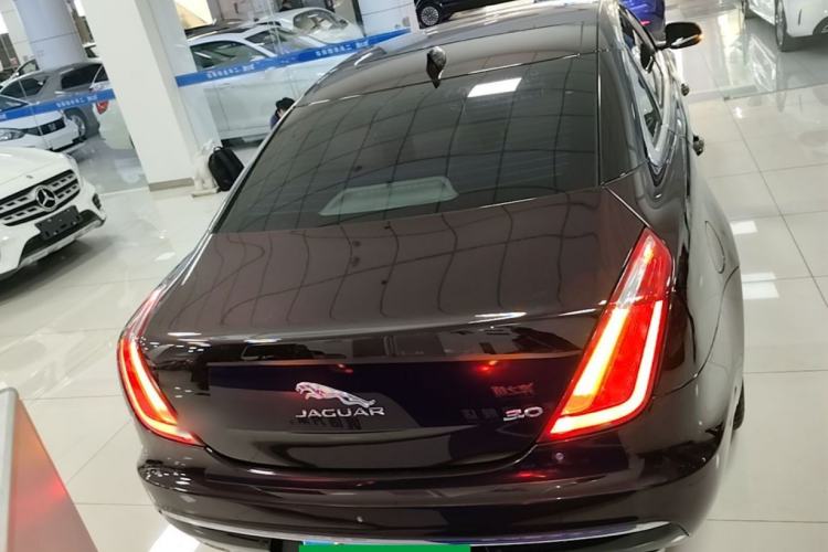 Used Jaguar XJ 2016 XJL 2.0T Two-Wheel-Drive Elegant Business Edition