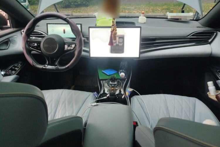 Used BYD Seal 2022 550 km Standard Range Rear-Wheel Drive Prestige Version Center Console