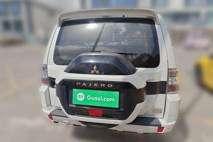 Used Mitsubishi Pajero  Rear