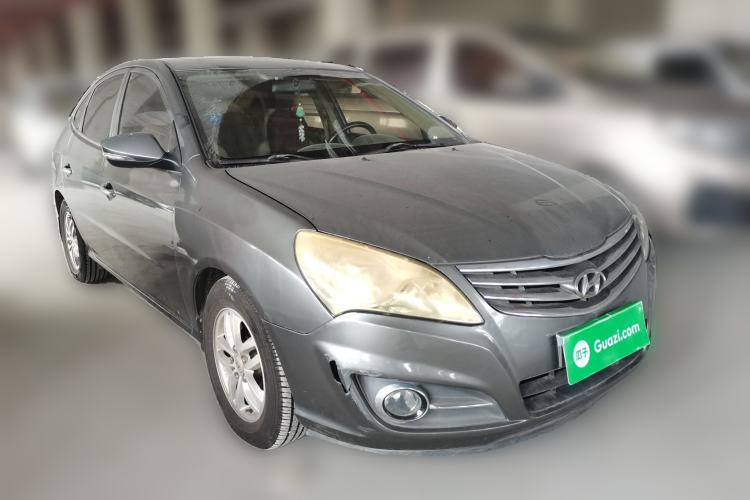 Used Hyundai Celesta 2011 1.6L Automatic Luxury Version Front Right 45 Deg
