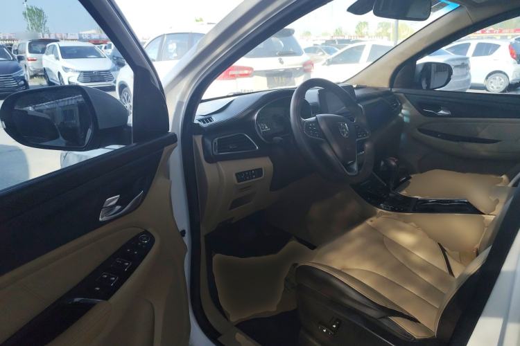 Used Baojun 730 2017 1.8L iAMT Prestige Version 7 Seats