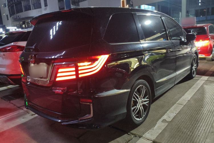 Used Honda Elysion 2019 2.0L Hybrid Luxury Edition Rear Right 45 Deg