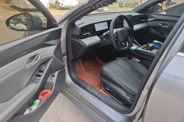 Used BYD Qin L 2025 EV 545KM Beyond Version Driver Seat