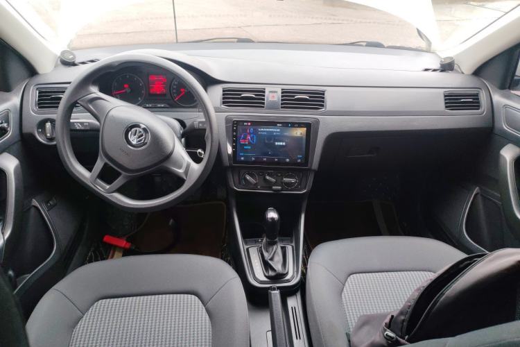 Used Volkswagen Santana 2021 1.5L Automatic Fashion Edition Center Console