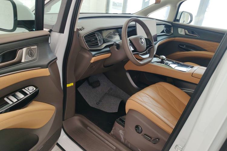 Used Denza D9 2022 DM-i 970 Four-Wheel Drive Flagship Model
