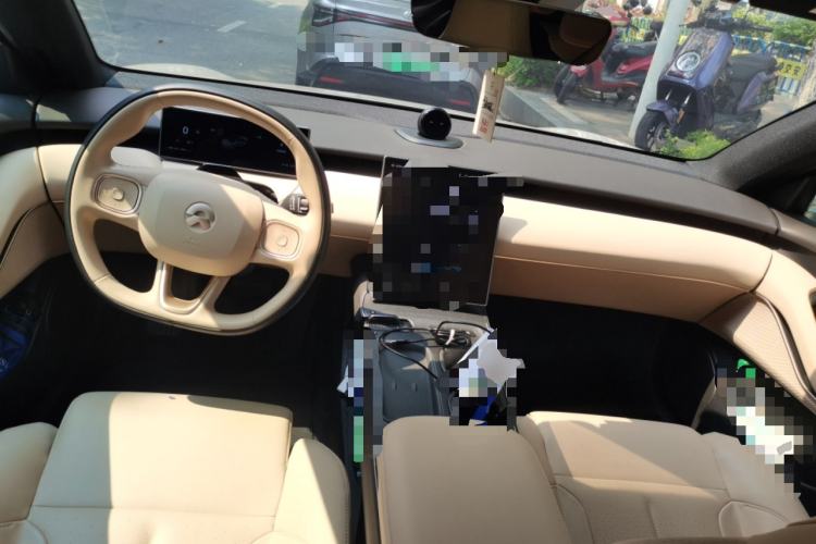 Used Nio ET5 2022 75 kWh Center Console