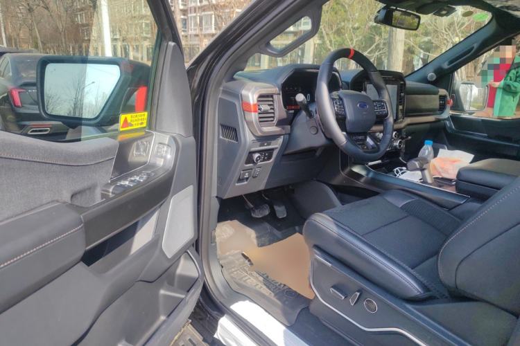 Used Ford F-150 Raptor 
