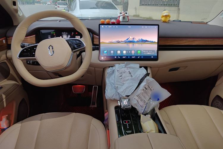 Used Hima AITO M7 2024 1.5T Intelligent Driving 4WD Max Edition 5 Seats Center Console