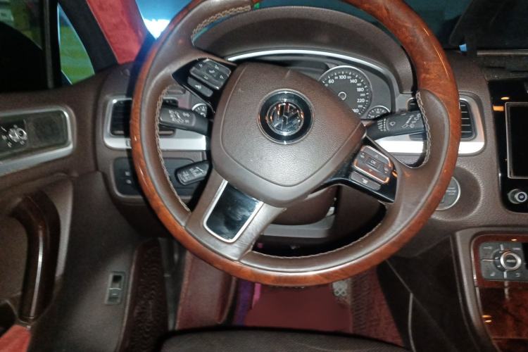 Used Volkswagen Touareg 2015 3.0 TDI Diesel Comfort Model Steering Wheel