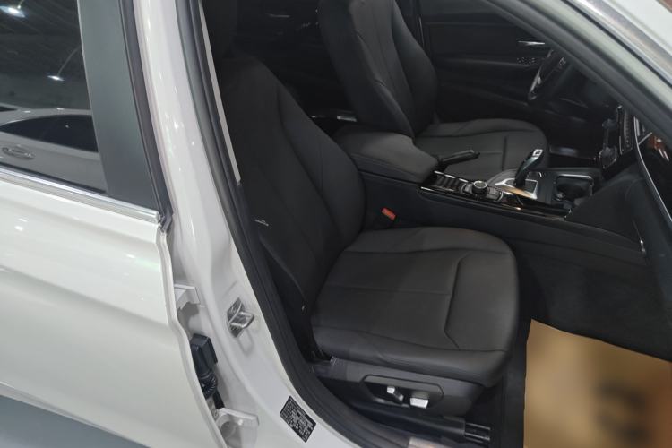 Used BMW 3 Series 2017 320Li Fashion Model
