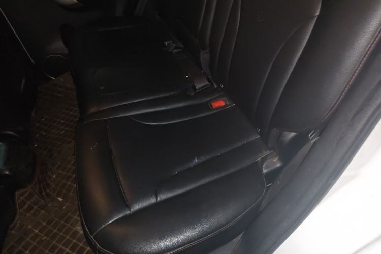 Used Haval H6 2015 Upgraded Model 1.5T Manual Two-Wheel Drive Elite Version
