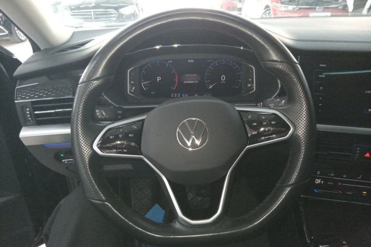 Used Volkswagen Passat 2022 330TSI Starry Luxury Edition – Exclusive Special Edition
