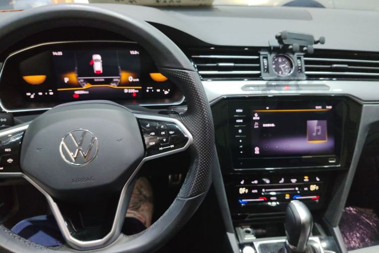 Used Volkswagen Magotan 2023 2 Million Units Limited Edition 330TSI DSG Leading Version