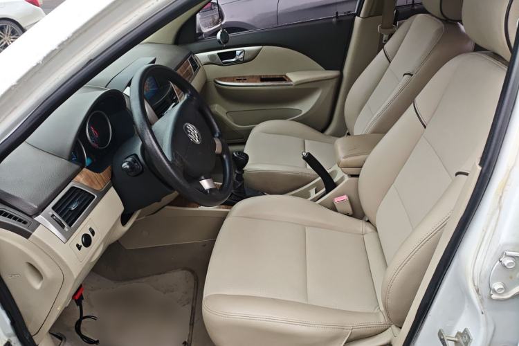 Used Buick Excelle 2015 1.5L Manual Classic Trim
