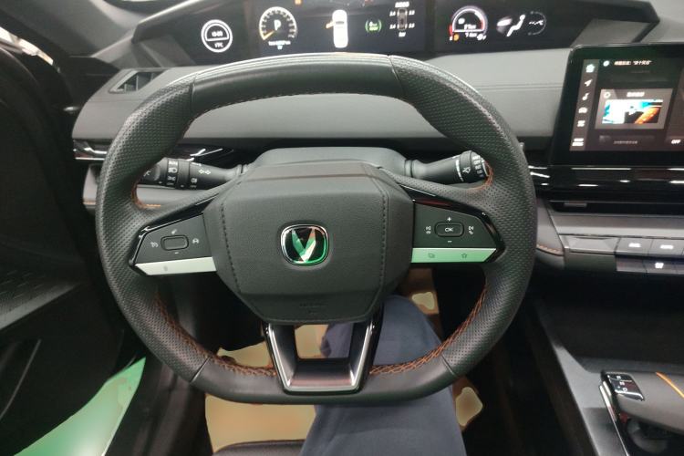 Used CHANGAN UNI-V iDD 2023 ZhiDian iDD 1.5T 113km Smart & Fun Version Steering Wheel