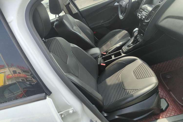 Used Ford Focus 2017 Sedan 1.6L Automatic Fashion Edition Smart Drive Version
