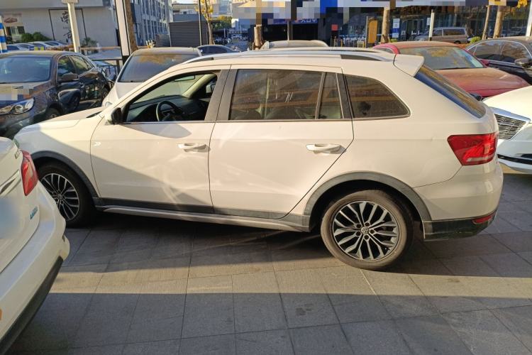 Used Volkswagen Cross Lavida 2014 1.6L Automatic
