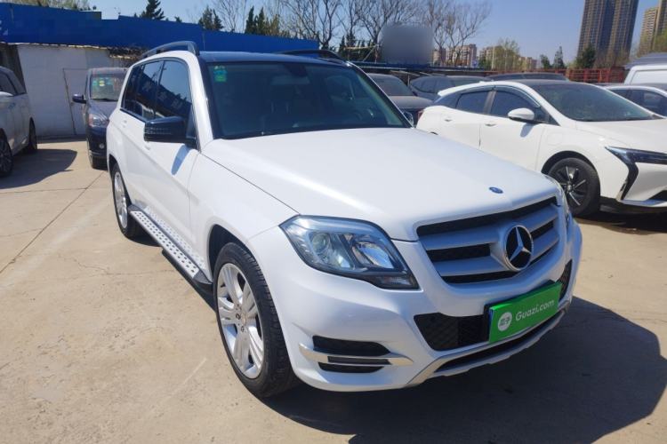 Used Mercedes-Benz GLK-Class 2014 GLK 260 4MATIC Dynamic Model Front Right 45 Deg