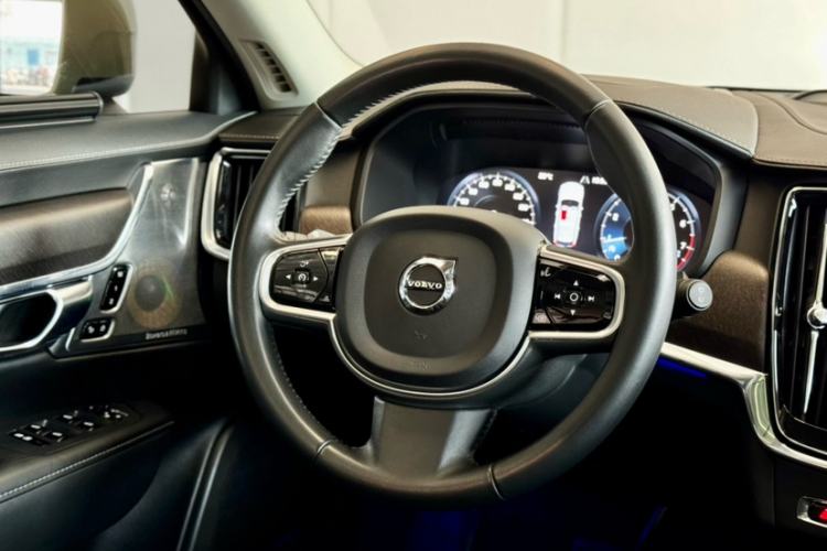 Used Volvo V90 2017 Cross Country T5 AWD Prestige Edition