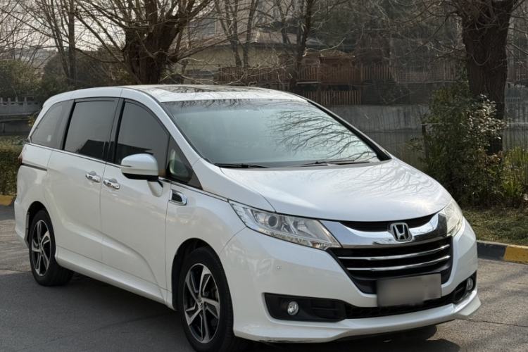 Used Honda Odyssey 2015 Revised 2.4L Luxury Edition